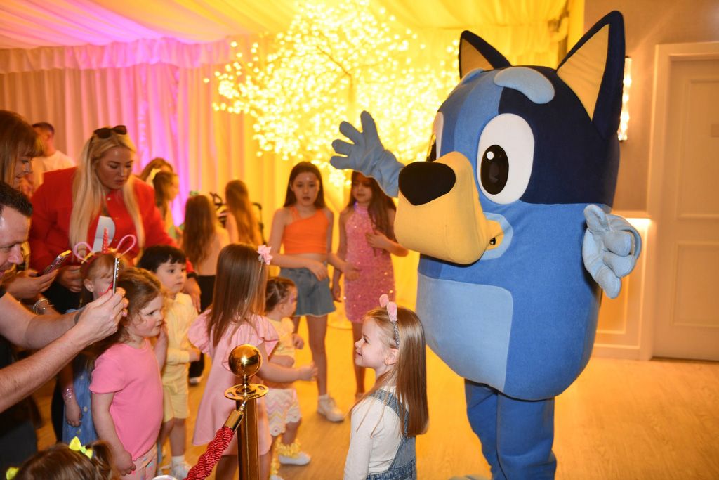 Cartoon character with kids