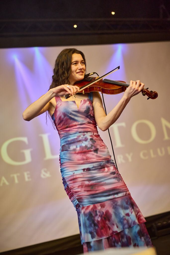Female fiddler on Ingliston stage